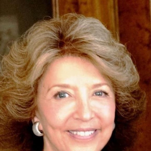 Meet your Posher, Julie - Picture 1 of 1